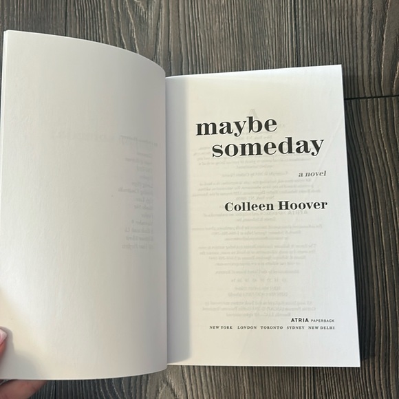 Colleen Hoover “Maybe Someday”. Like New condition barely used. - Picture 4 of 4